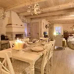 Semesterbostad White Heritage House