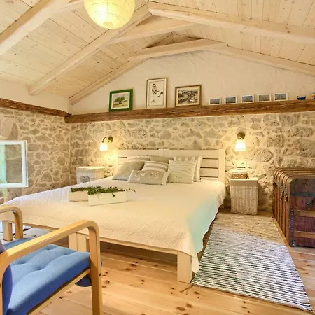 White Heritage House Ferienhaus Čižići