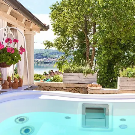 Ferienhaus White Heritage House *