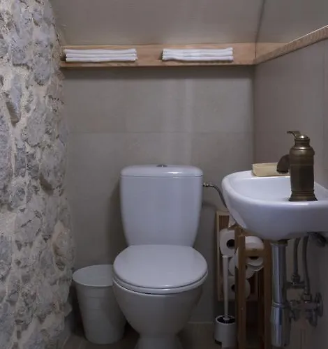 White Heritage House * Cizici