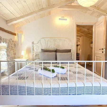 بيت للعطل White Heritage House