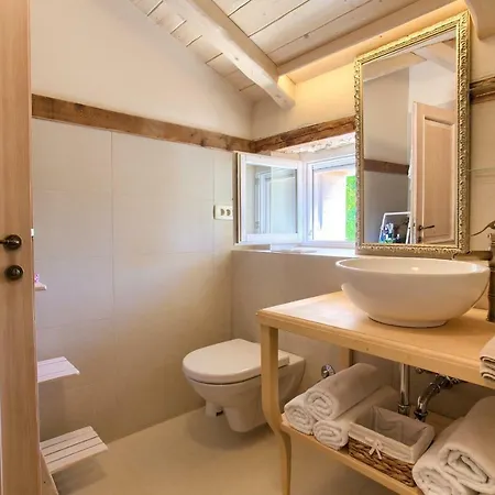 White Heritage House Holiday home