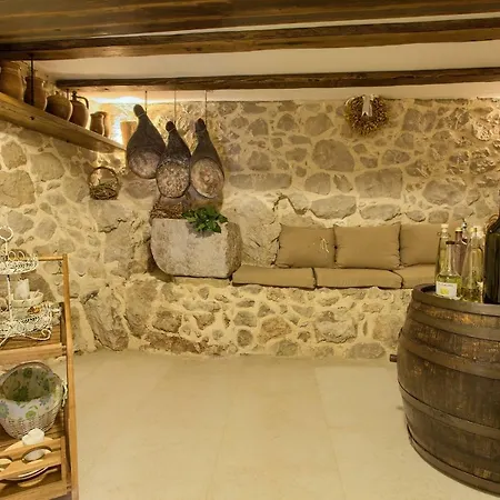 White Heritage House Cizici