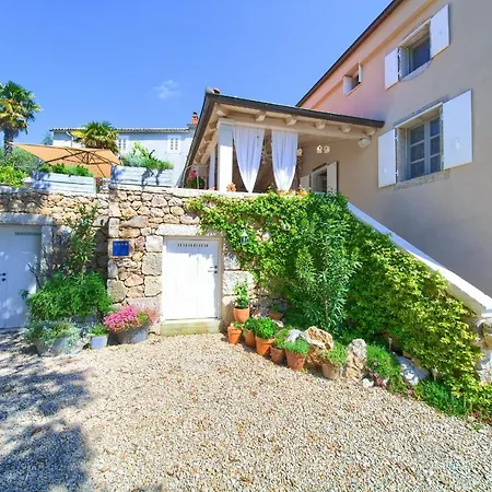 White Heritage House *