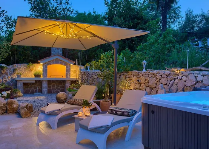 White Heritage House Holiday home Cizici