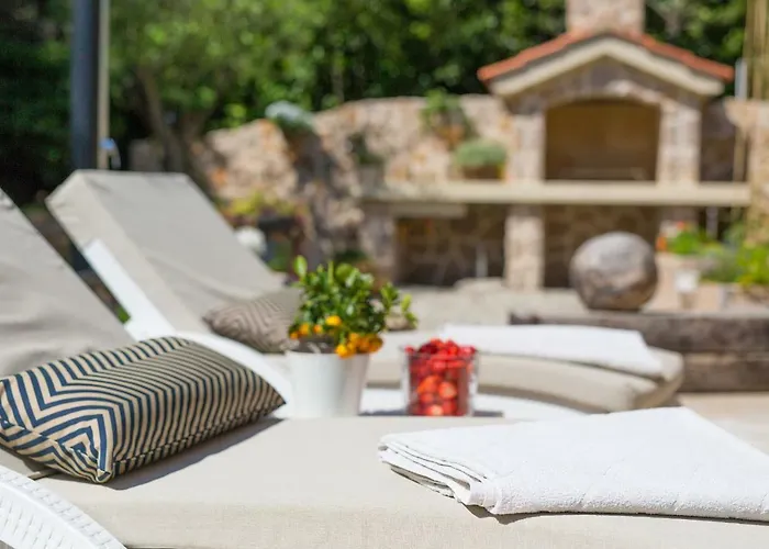 White Heritage House Cizici