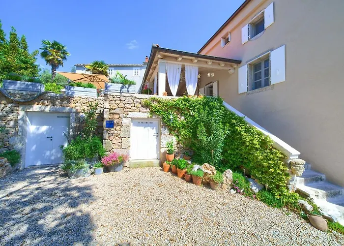 White Heritage House *