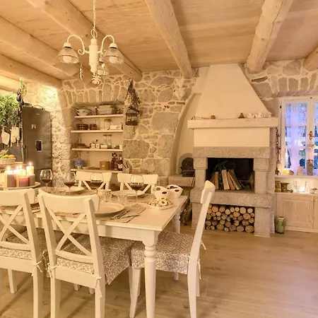 White Heritage House Сasa de vacaciones Čižići